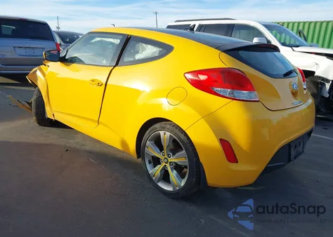 2016 Hyundai Veloster z USA, uszkodzony, nr VIN KMHTC6AD2GU301361